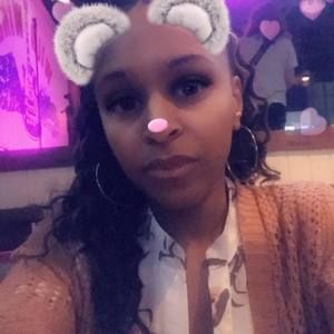 Meet your Posher, Roslyn